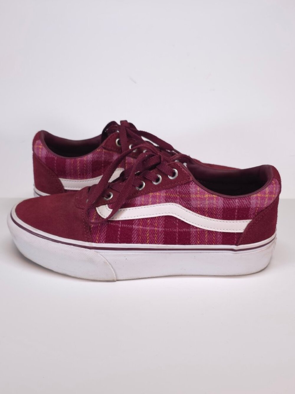 Vans Old Skool Burgundy Plaid Suede Sneakers Women's Size 9.5